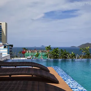 Golden Hotel